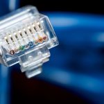 Comment choisir un câble Ethernet approprié à utiliser entre deux routeurs ?